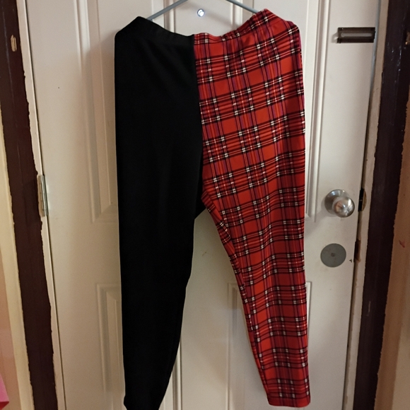 SHEIN Pants - 2/$10 Shein Curve Black And Red Plaid Split Leggings Size 3XL